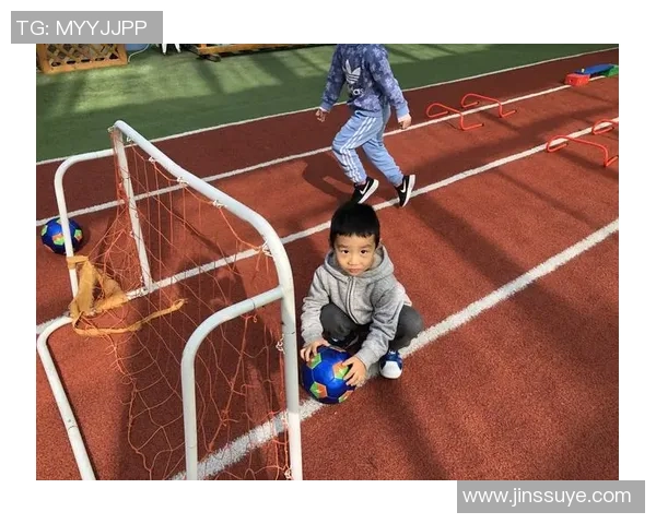 足球菜鸟君的成长之路从零基础到球场小达人全记录